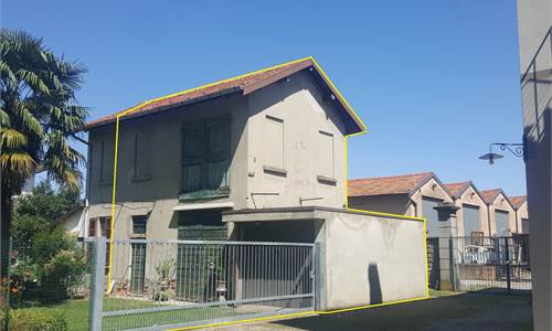Magazzino In Vendita a Rovellasca