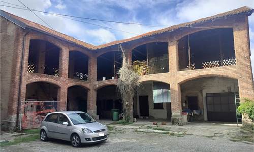 Rustico/Casale In Vendita a Bregnano